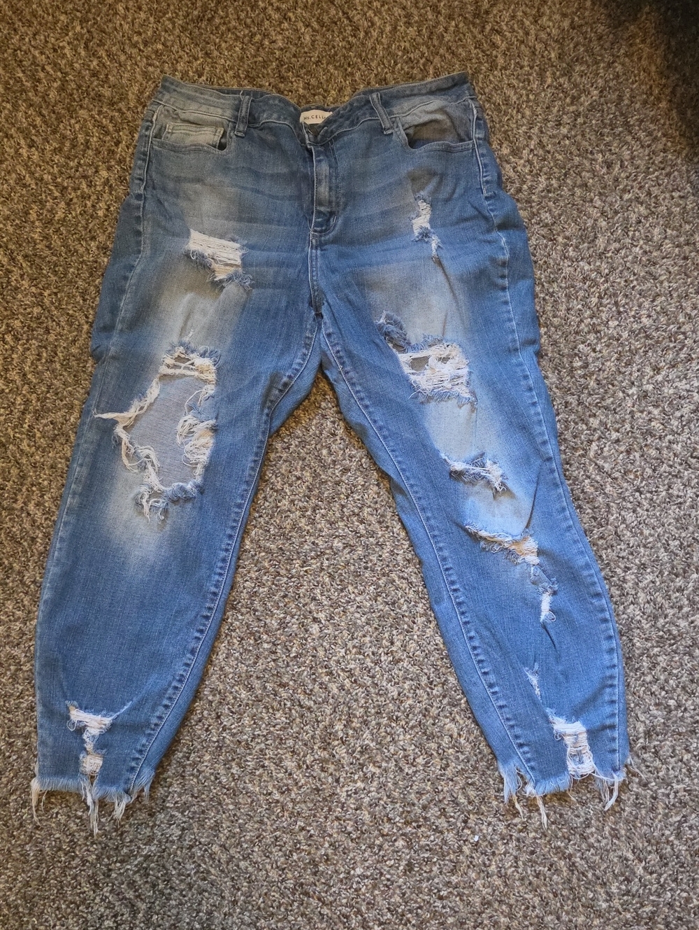 Women’s Boyfriend Ripped Jeans in Light Blue